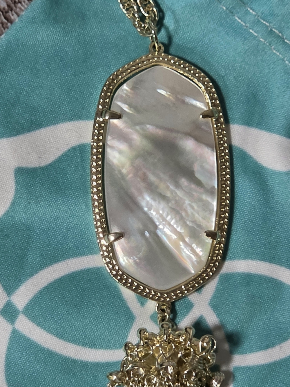 Kendra Scott Gold Rayne Necklace With Mother-of-Pearl Pendant - White/Gold - Picture 3 of 7